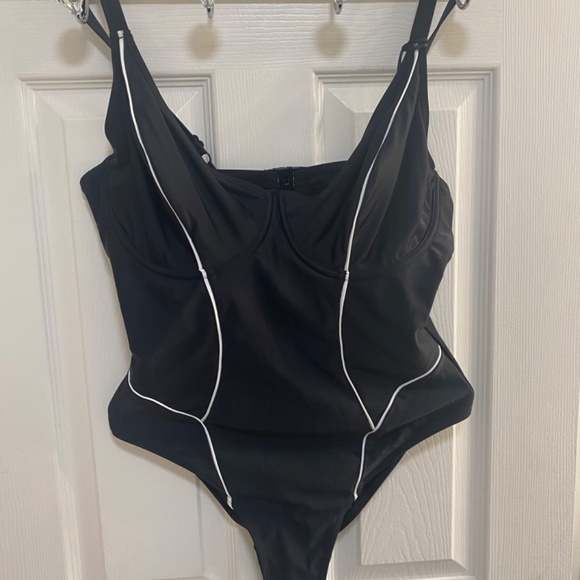 Pour Moi Underwired Swimsuit - Picture 2 of 6